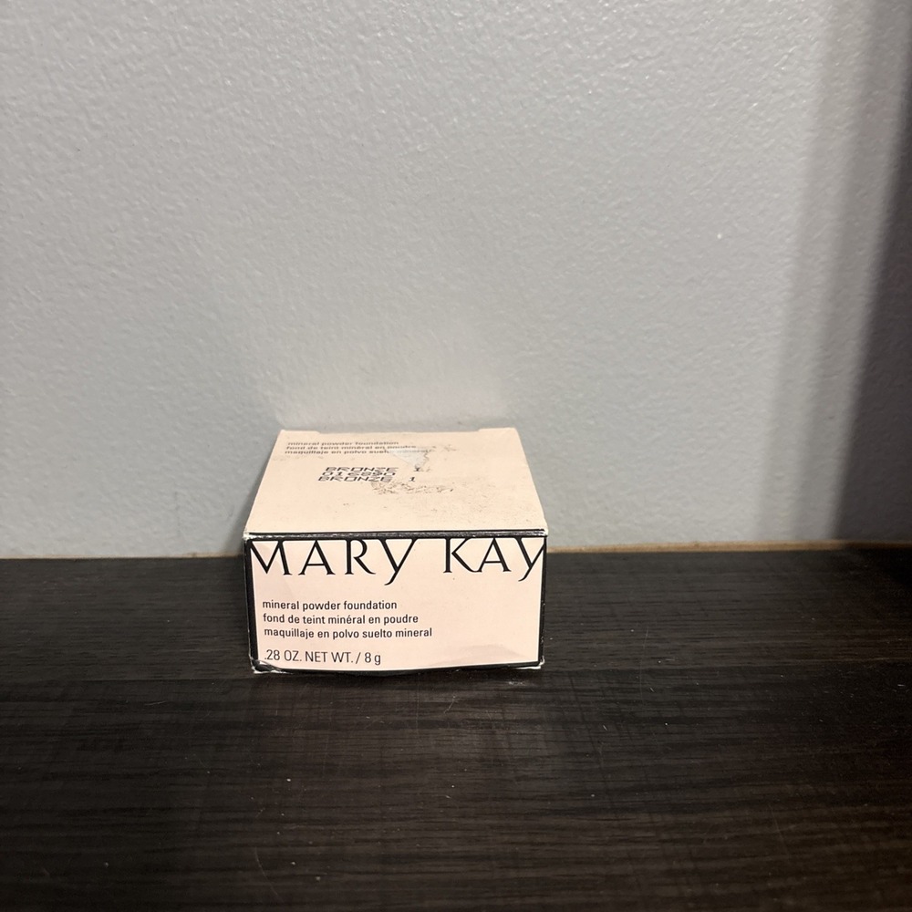 Mary Kay Mineral Powder Foundation Bronze 1    .28 Fl Oz